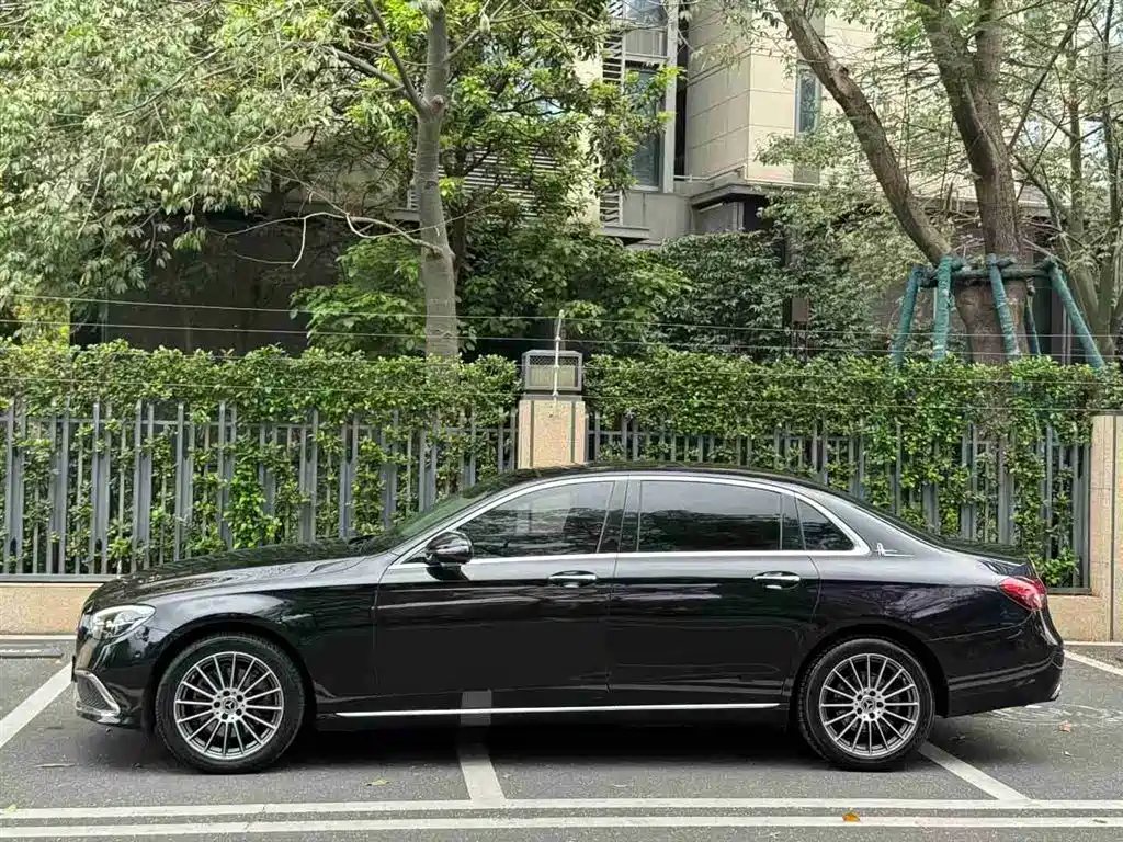 Mercedes-Benz E-Class 2023 E 260 L фото 4