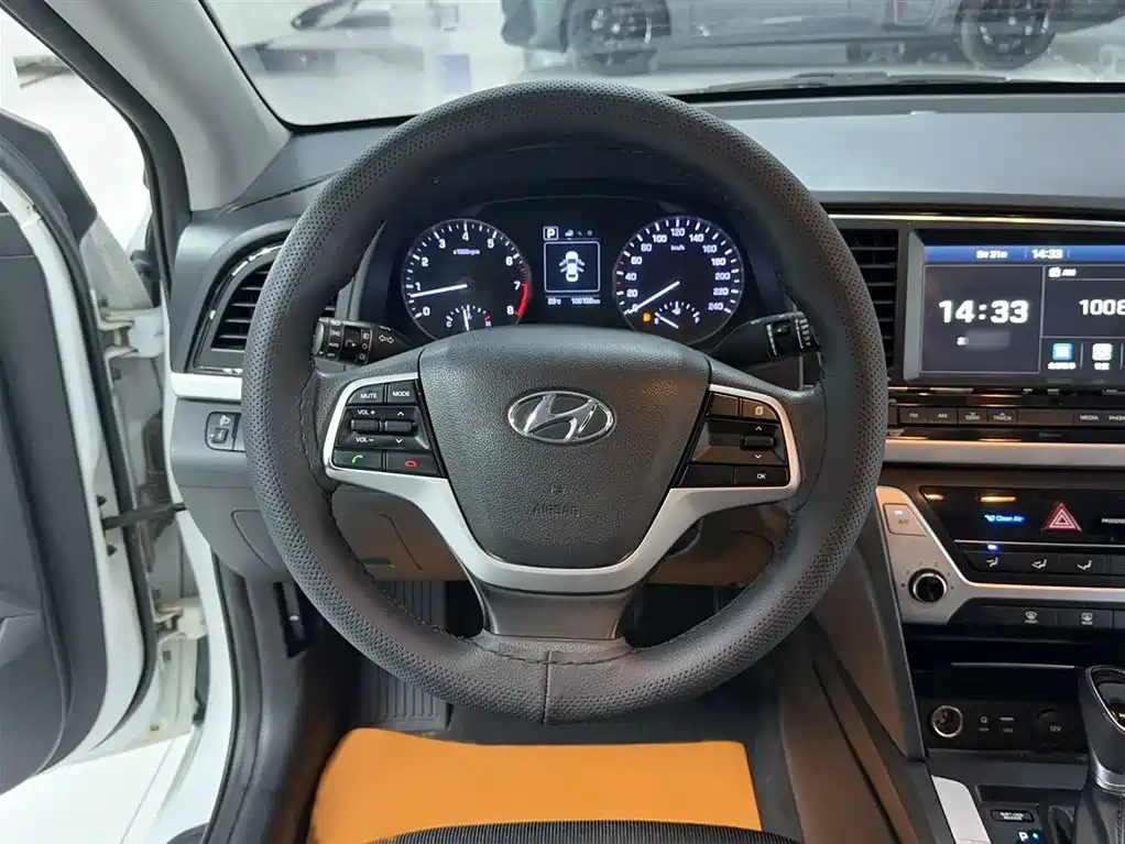 Hyundai Elantra 2016 Model 1.6L Automatic Smart Elite фото 5