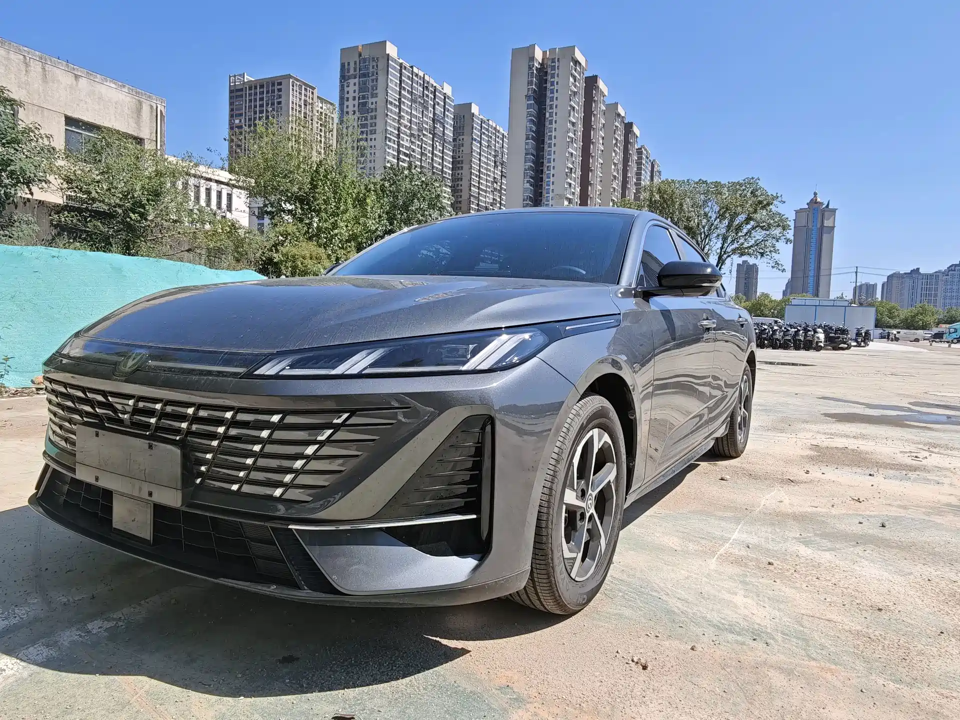 Photo 1 - Changan Eado