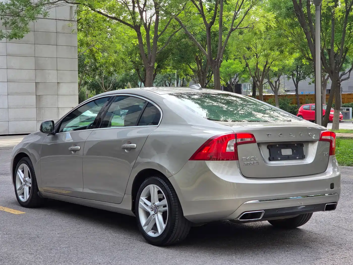 Фото 15 - Volvo S60