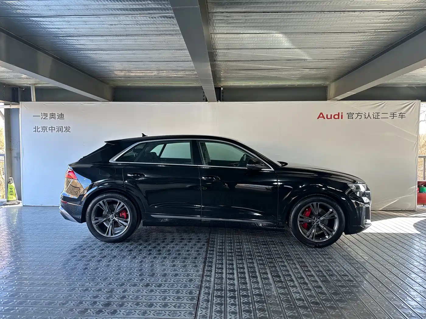 Audi Q8 2024 55 TFSI Luxury Sport фото 3