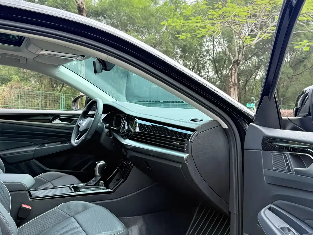 Volkswagen Passat 2024 330TSI Elite Edition фото 7