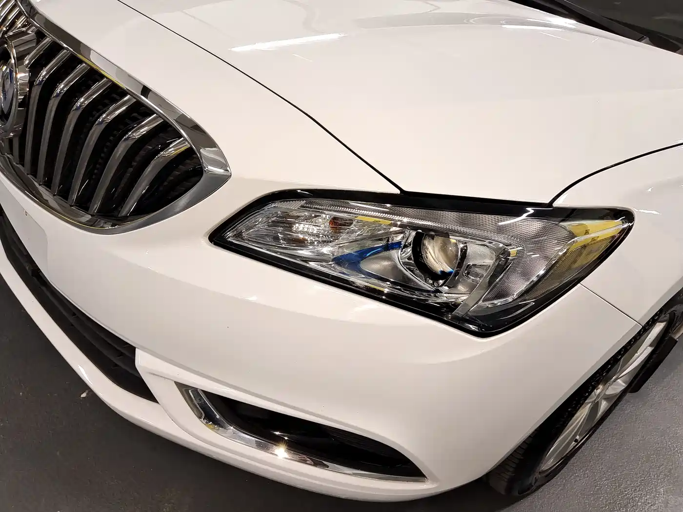 Buick Verano 2017 Sedan 20T DCT Leading фото 4