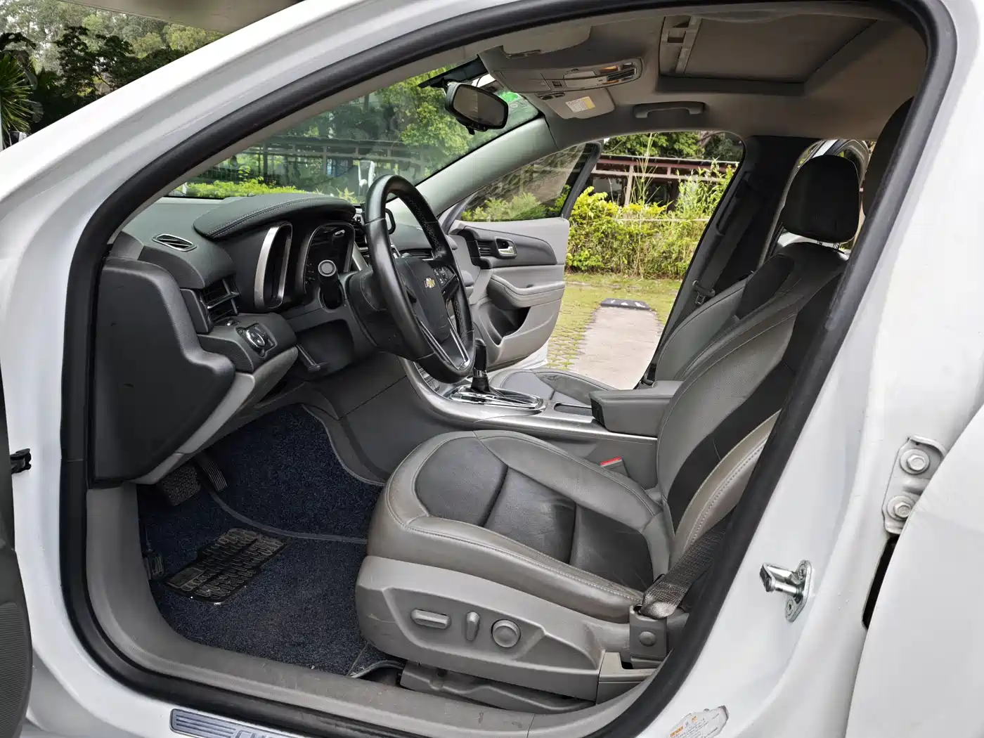 Chevrolet Malibu 2014 2.4L Automatic Luxury фото 8