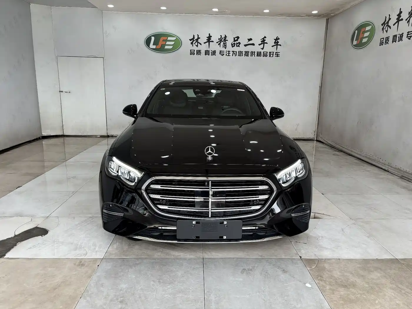Mercedes-Benz E-Class New Energy 2024 E 350 e L Plug-in Hybrid Sedan фото 3