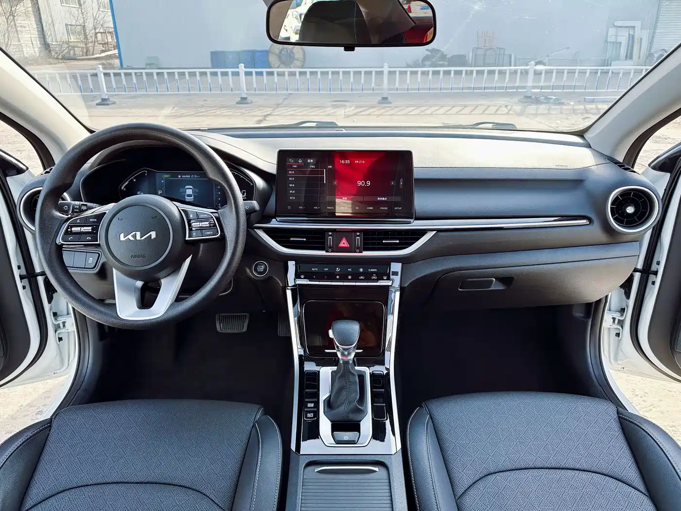 Kia K3 2021 1.5L CVT Fashion Edition фото 8