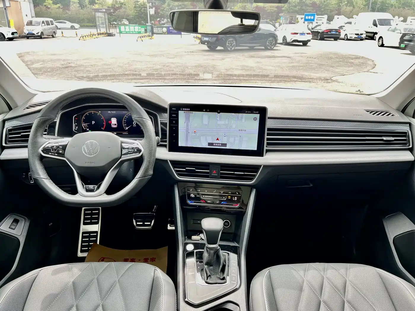 Volkswagen Tiguan L 2022 330TSI Auto 2WD R-Line Premium Edition фото 7