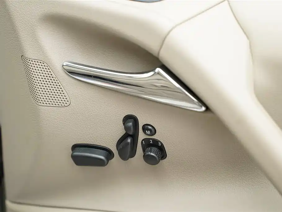Mercedes-Benz Viano 2013 3.5L Haochi Edition фото 29