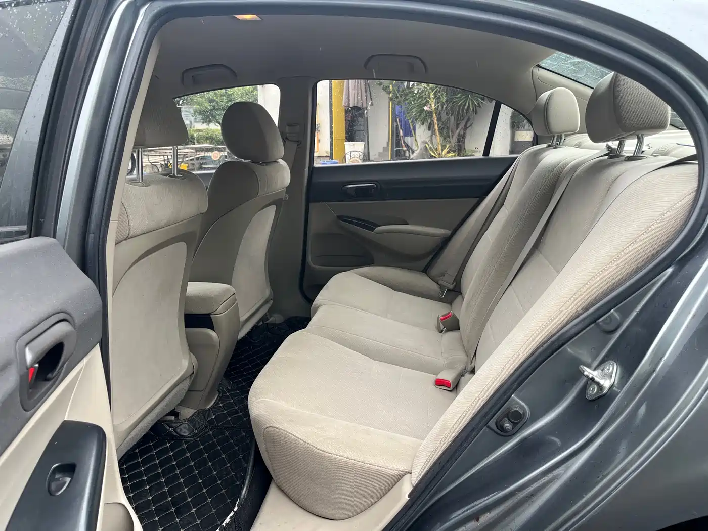 CIIMO CIIMO 2014 2012 1.8L Automatic