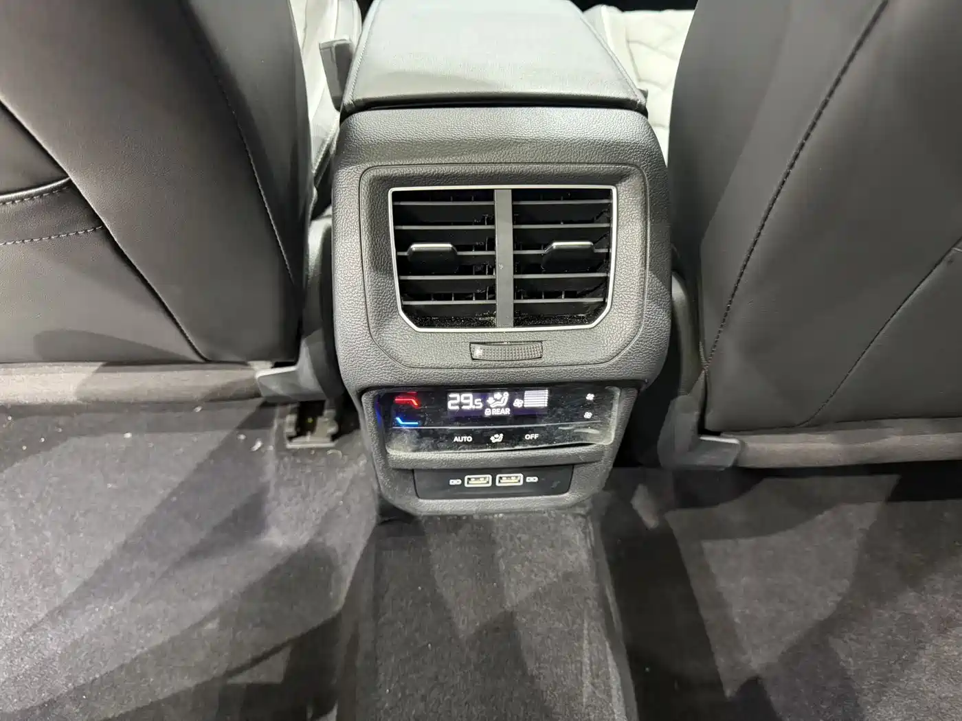 Volkswagen Tayron 2023 280TSI 2WD Luxury Plus Advanced Edition фото 14
