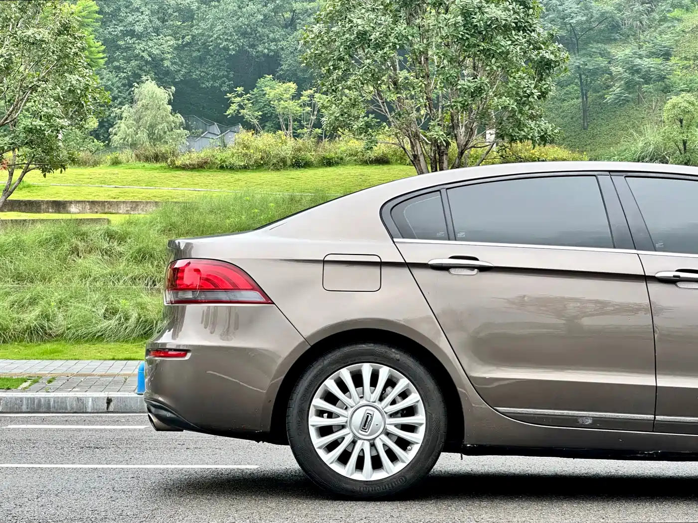 Qoros 3 2015 2014 Model Sedan 1.6T Automatic Premium