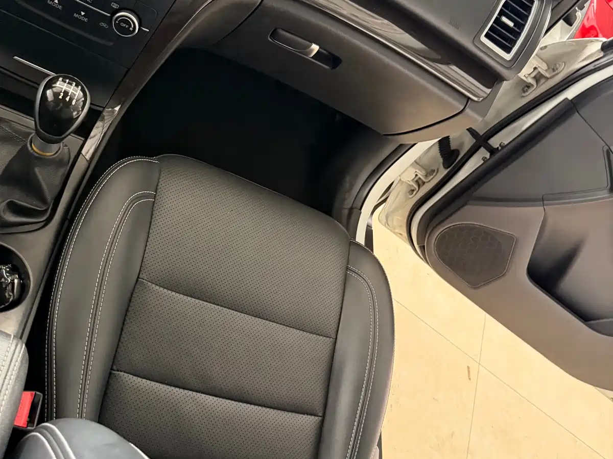 BAIC Huansu S6 2019 2016 1.5T Manual Leading Style