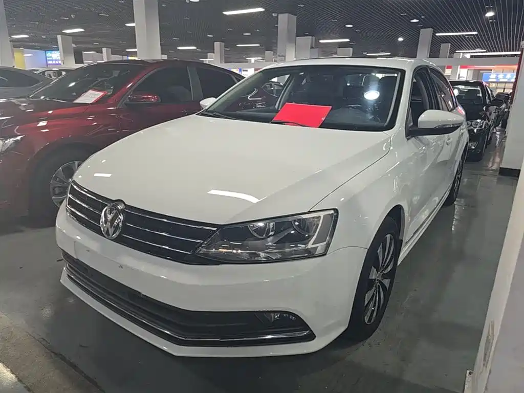 Volkswagen Sagitar 2018 1.6L Automatic Comfort фото 2