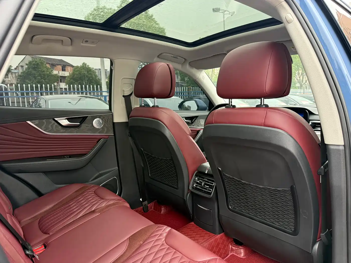 Hongqi HS5 2023 2.0T 4WD Flag Leader Pro фото 15