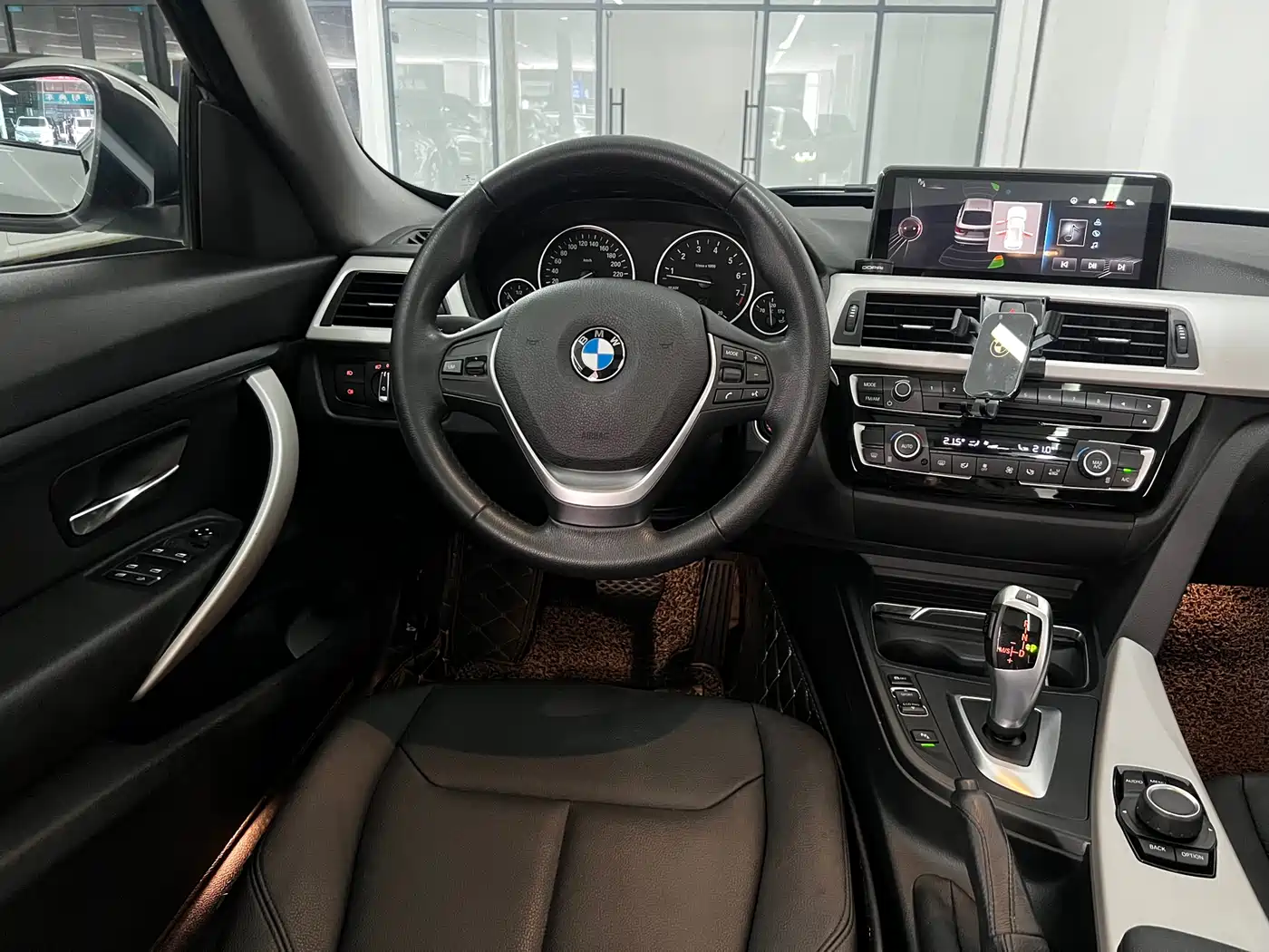 BMW 3 Series GT 2017 320i Fashion фото 6