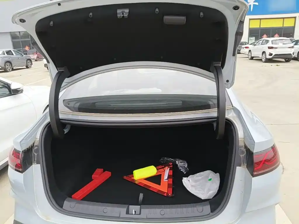 BYD Qin L 2026 2026 Model DM-i Smart Drive Edition 128KM Pioneer