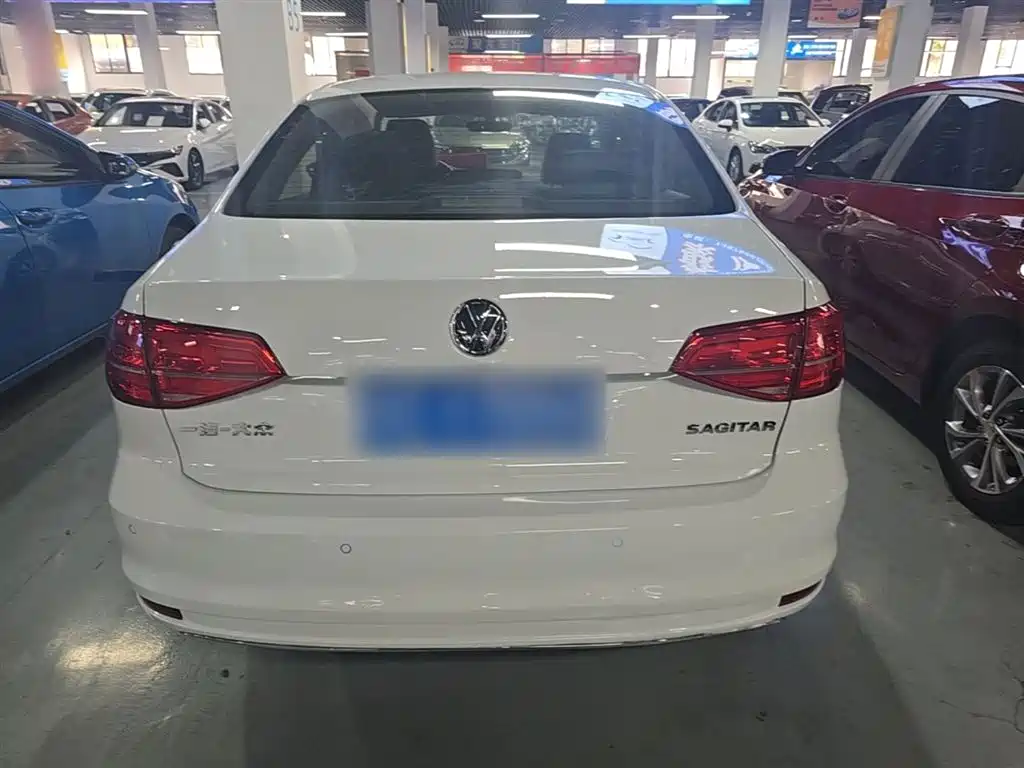 Volkswagen Sagitar 2018 1.6L Automatic Comfort фото 6