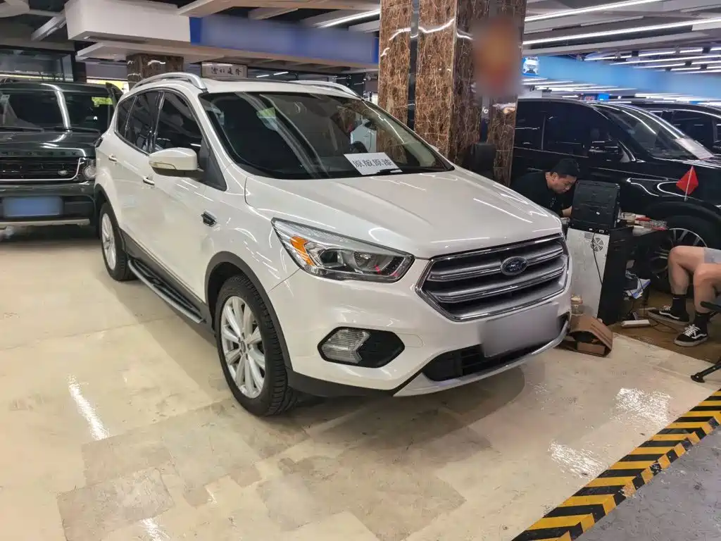 Фото 9 - Ford Kuga
