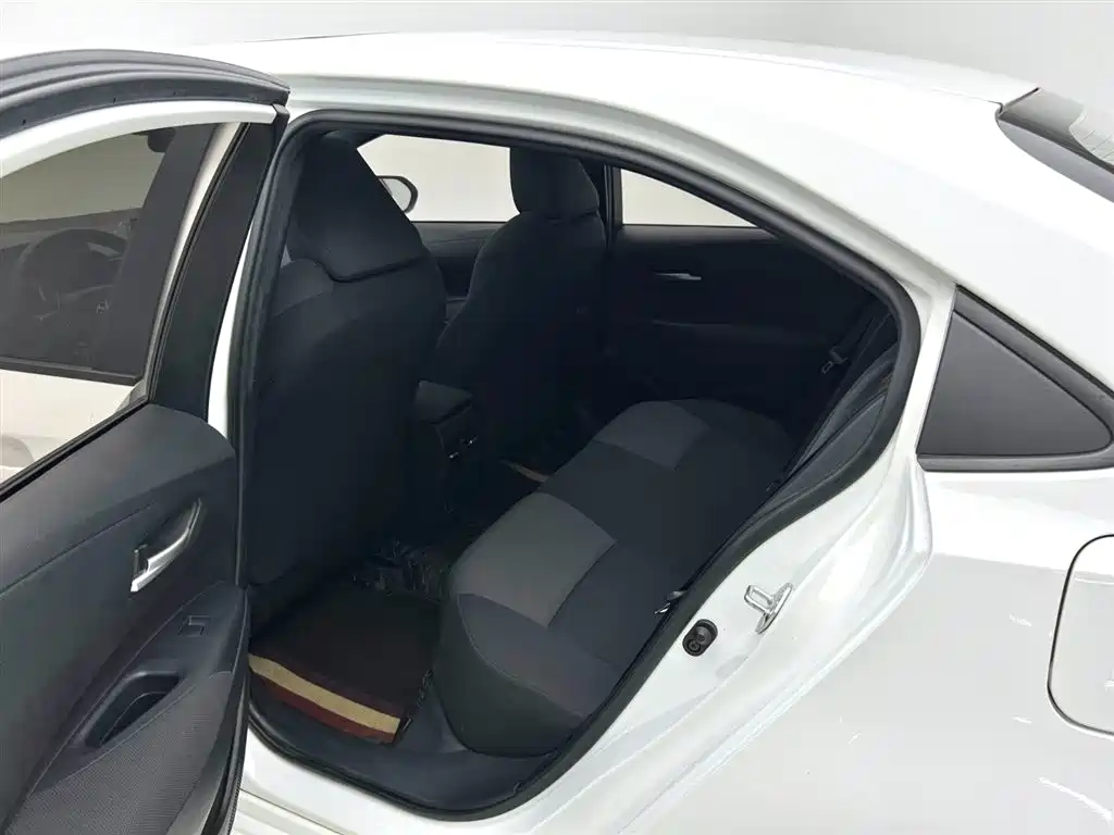 Toyota Levin 2022 185T CVT Luxury Edition фото 9