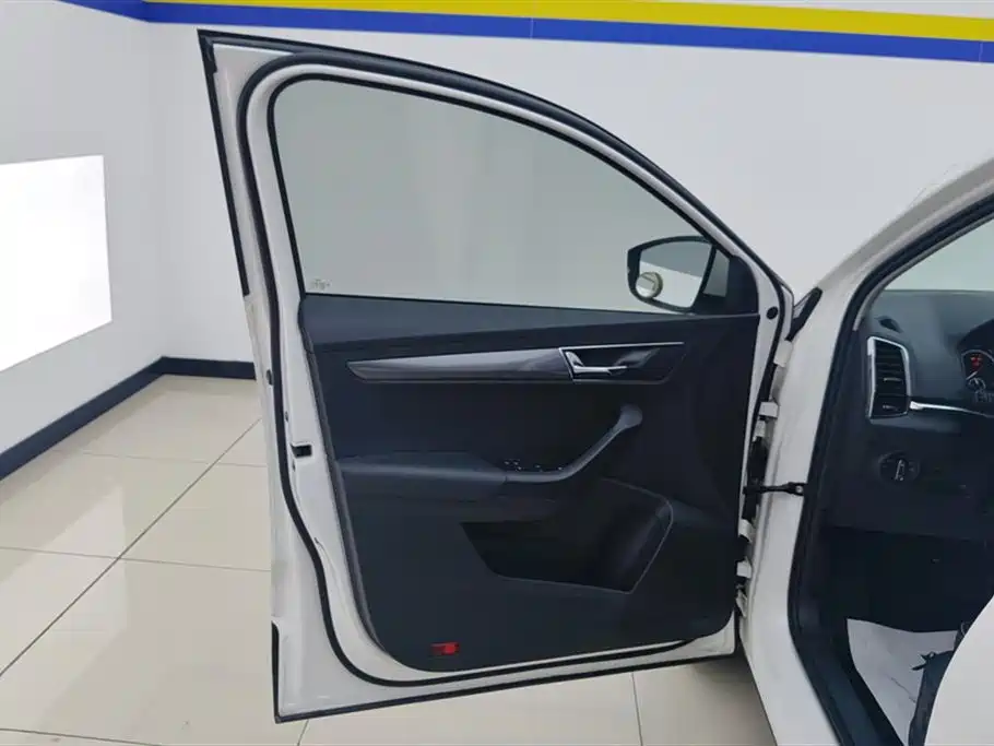 Škoda Karoq 2019 TSI280 Smart Drive Premium Edition China V фото 7