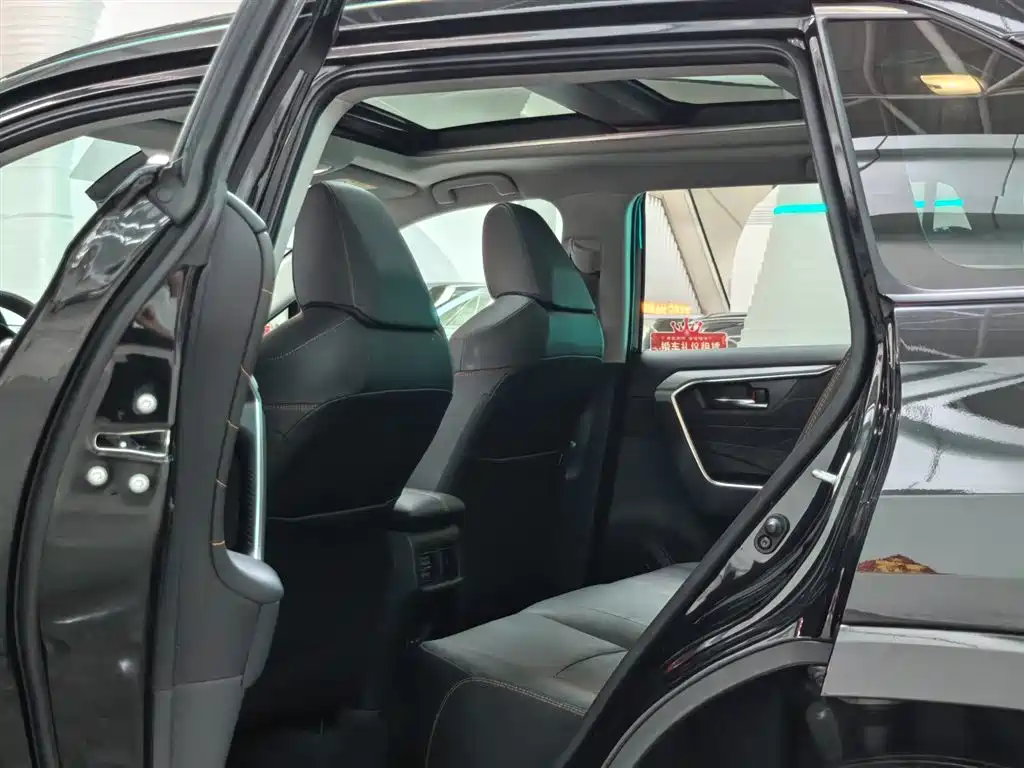 Toyota RAV4 Rongfang 2024 2.0L CVT FWD Style Plus Edition фото 7