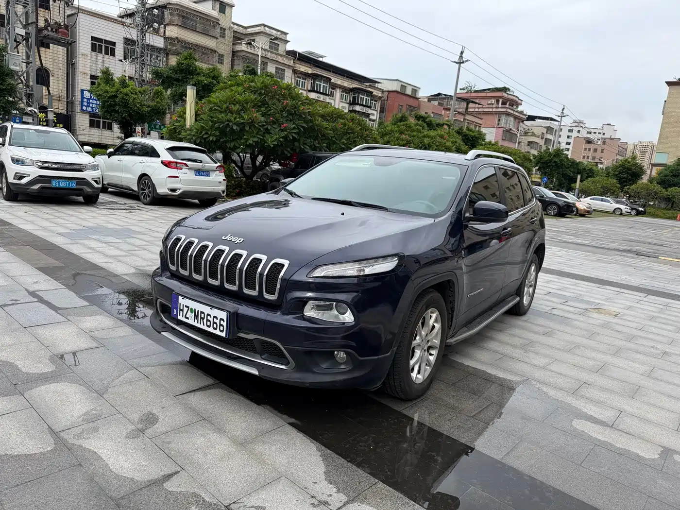 Photo 1 - Jeep Cherokee