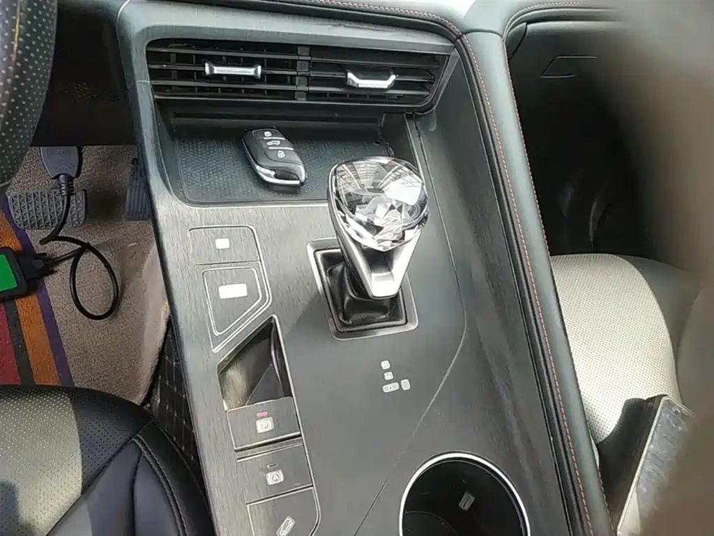 ROEWE RX5 NEW ENERGY