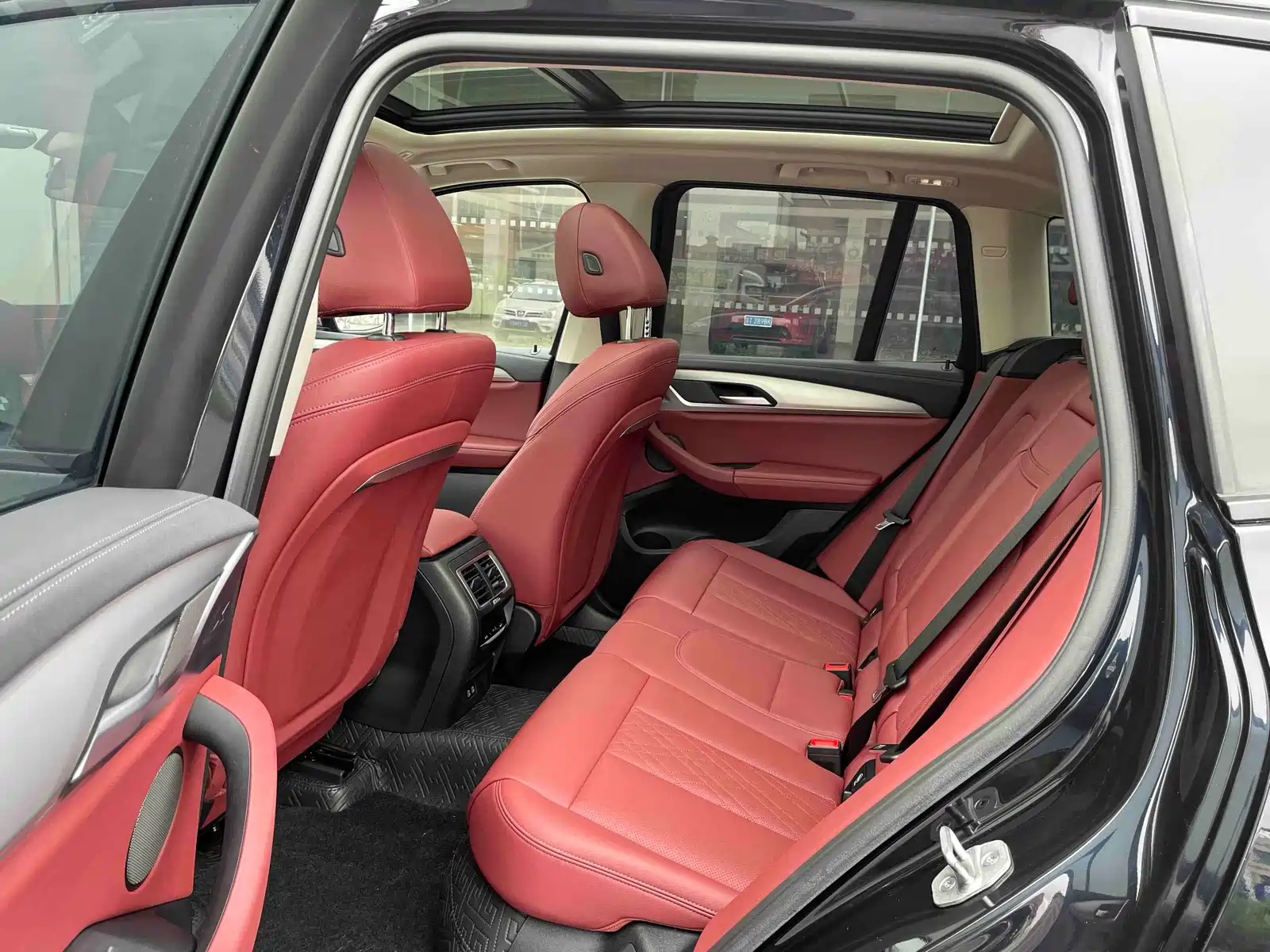 Фото 6 - BMW iX3