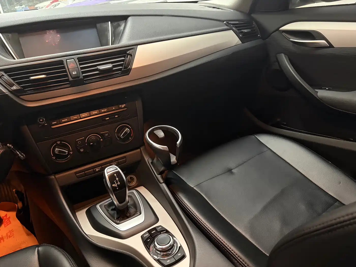BMW X1 2014 sDrive18i Fashion Edition фото 12