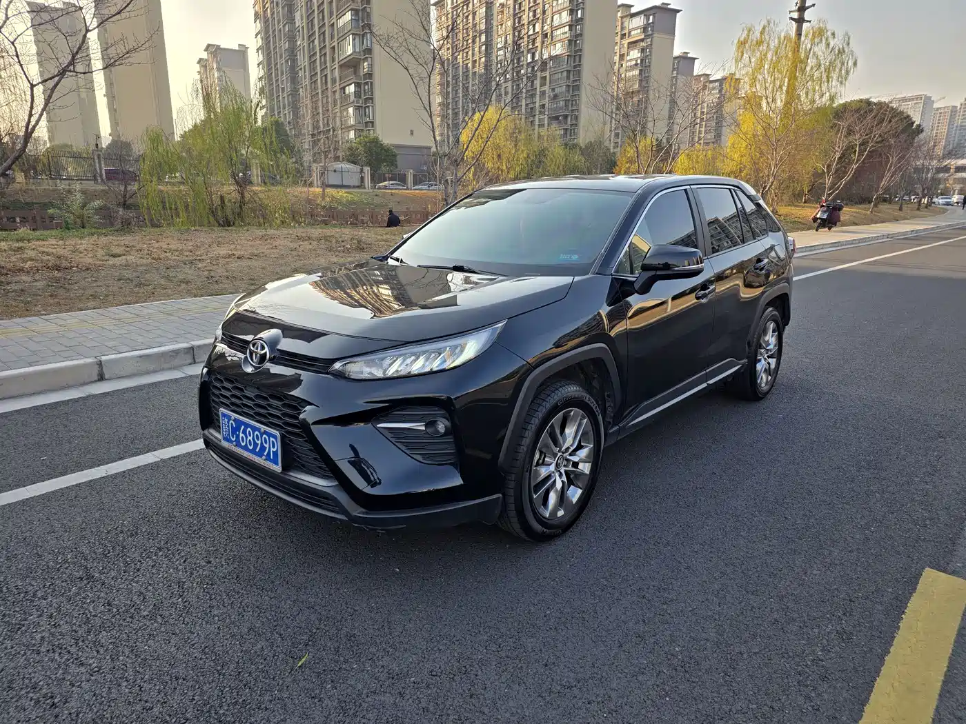 Toyota Wildlander 2022 2.0L CVT FWD Leading Edition фото 2