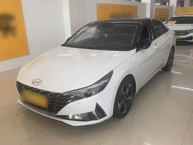 Hyundai Elantra 1.5L CVT LUX, Премиум
