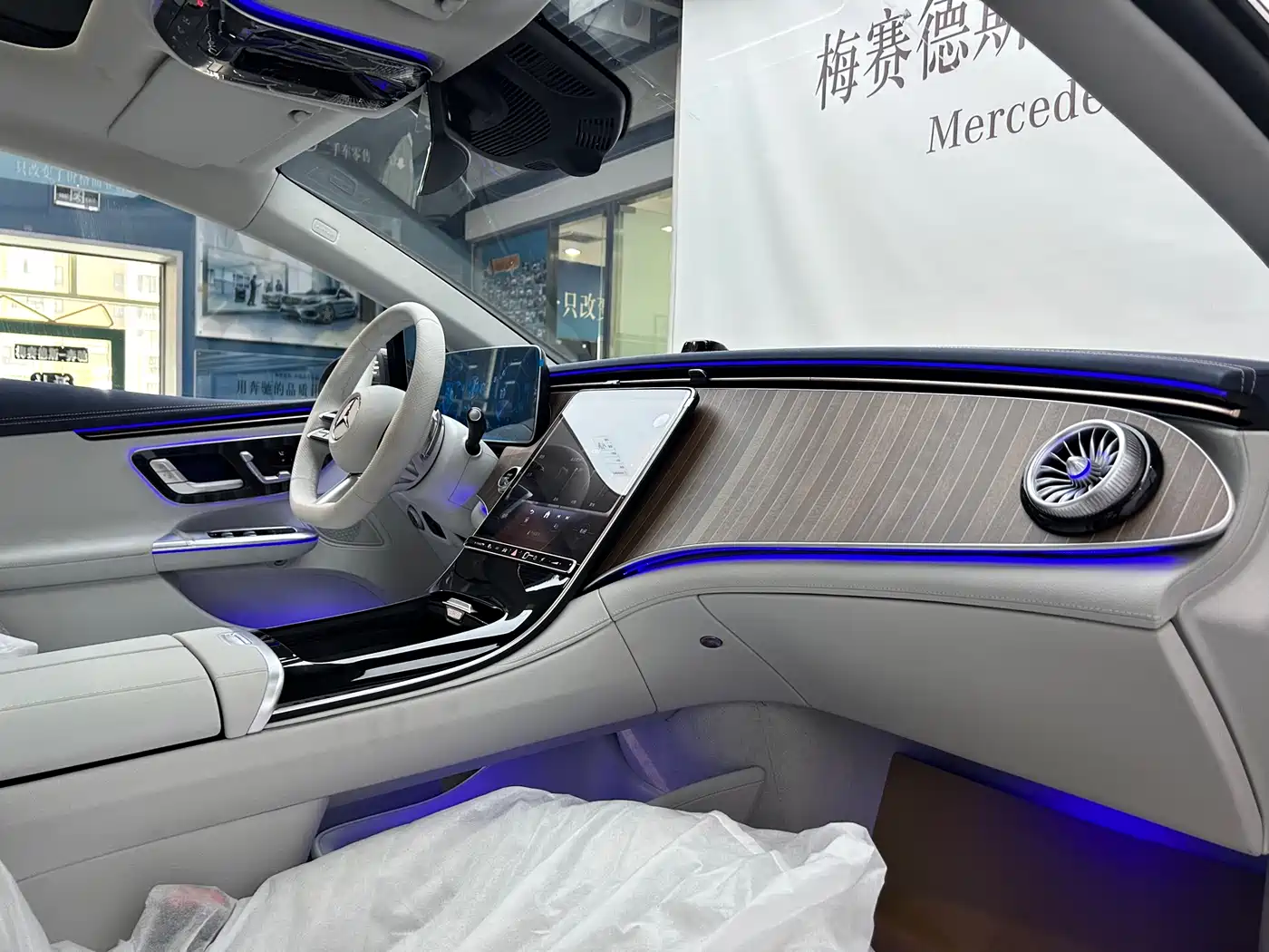 Mercedes-Benz EQE 2025 500 4MATIC Pioneer фото 13