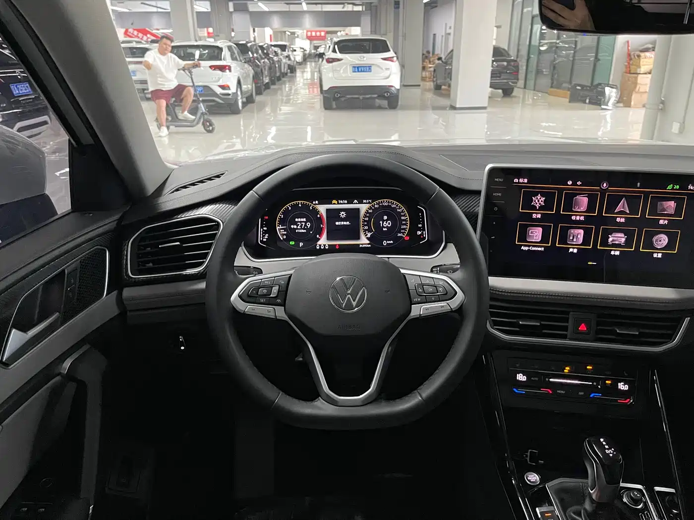 Volkswagen Tayron 2023 280TSI 2WD Luxury Plus Advanced Edition фото 16