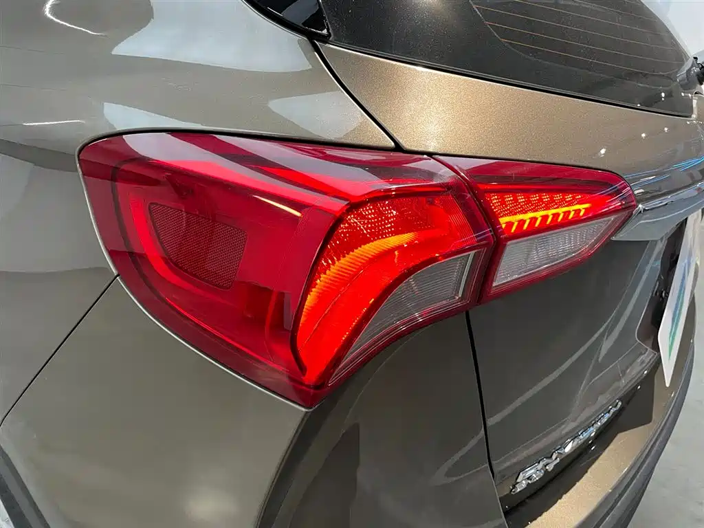 Buick Envision Plus 2018 20T 2WD Leading фото 32