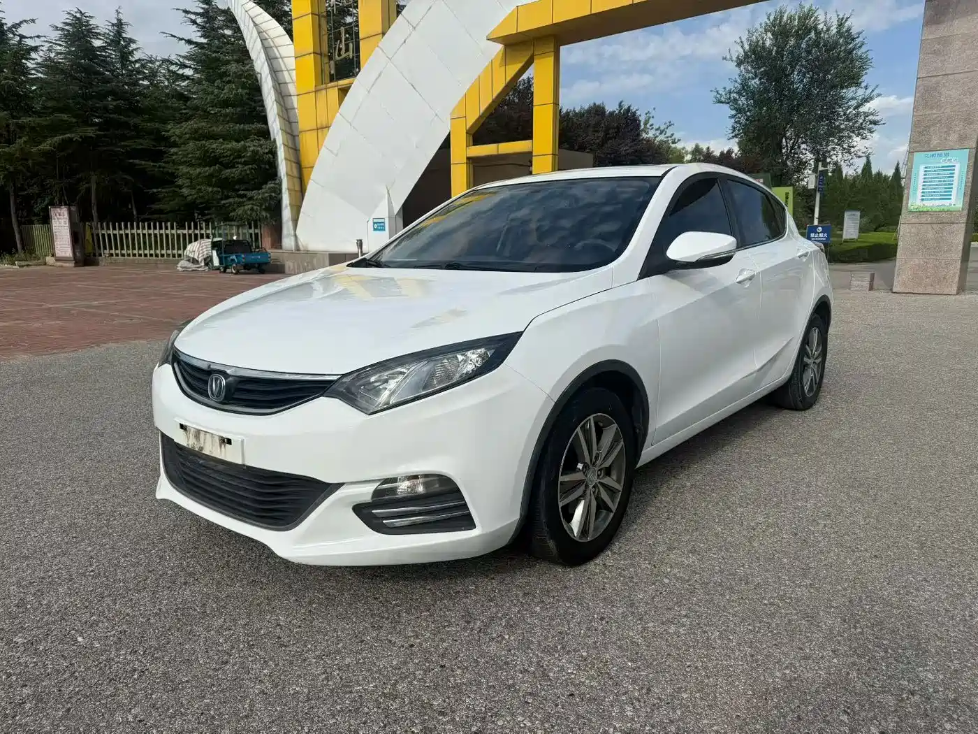 Photo 1 - Changan Eado XT