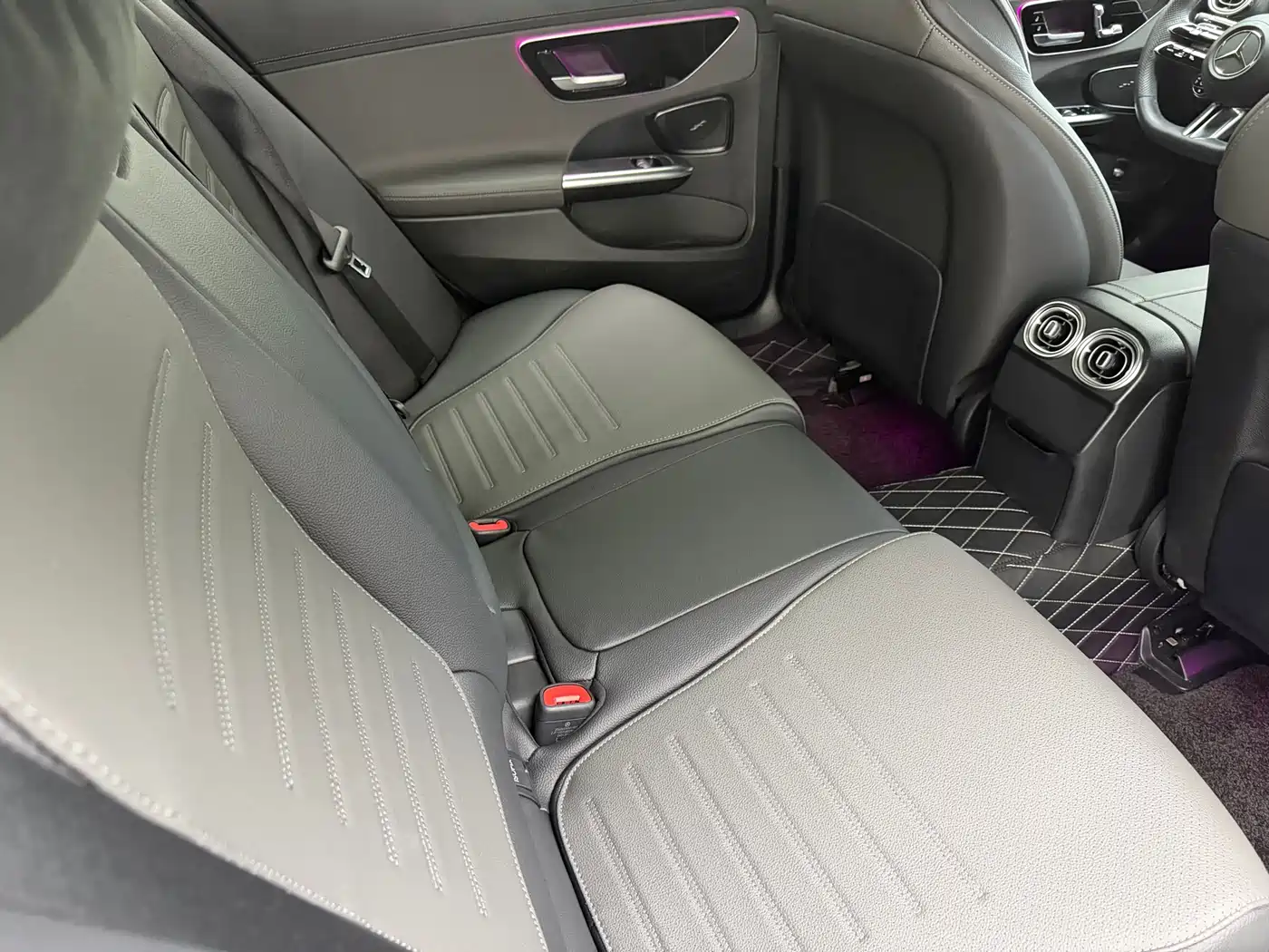 Mercedes-Benz C-Class 2023 C 260 L Sport фото 8