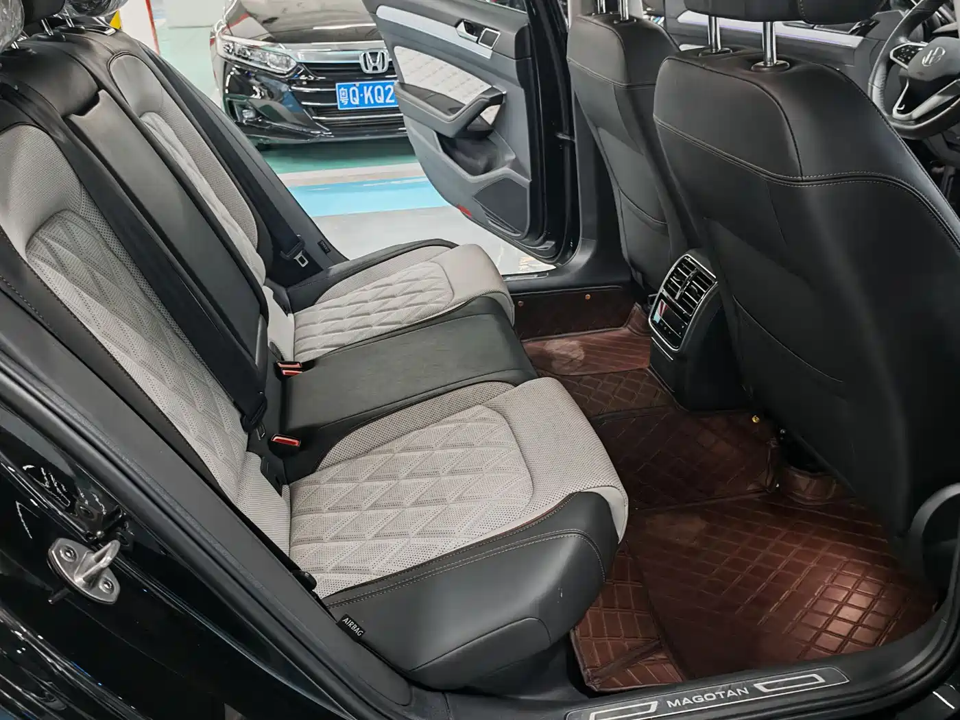 Volkswagen Magotan 2025 Popular Edition 330TSI DSG Luxury фото 10