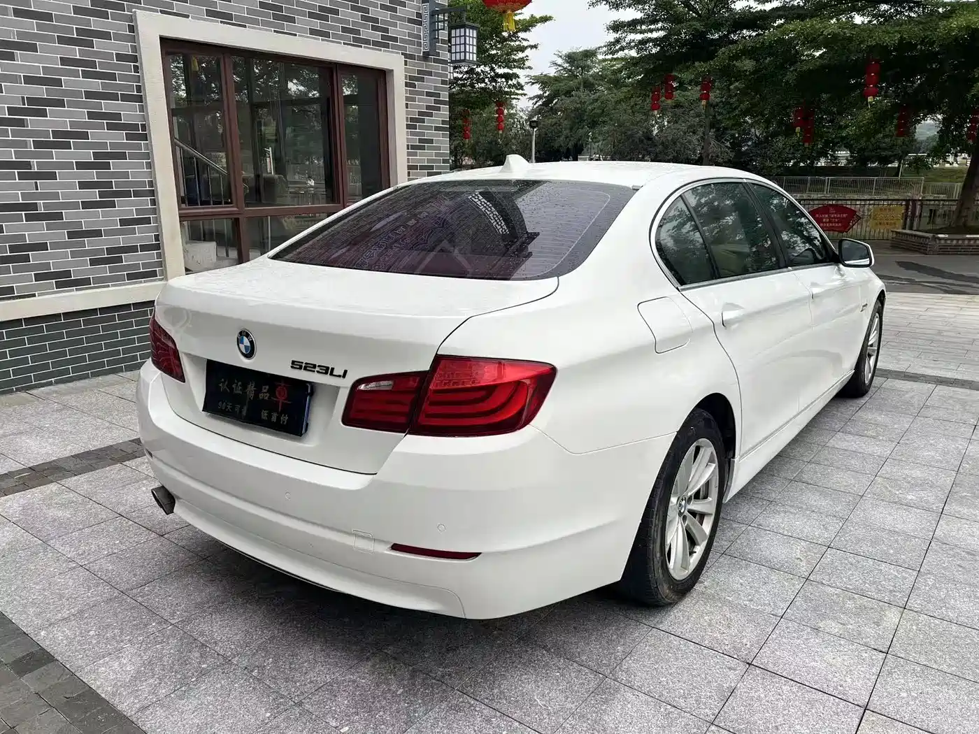 BMW 5 Series 2011 528Li Luxury фото 4