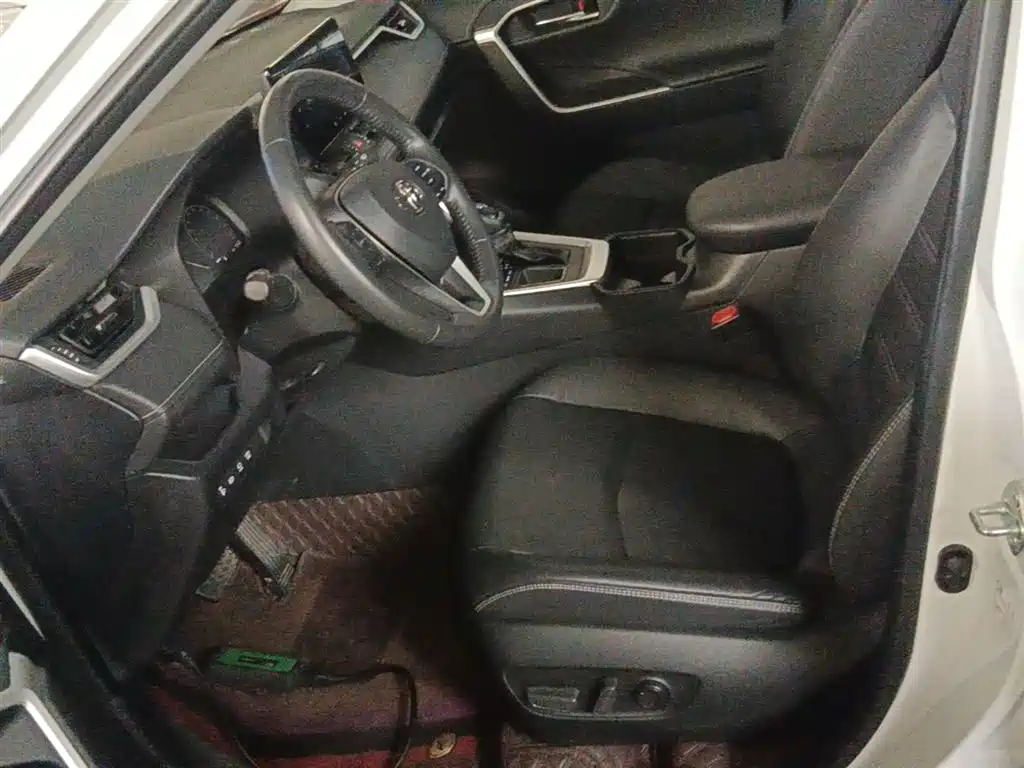Toyota RAV4 Rongfang 2023 2.0L CVT FWD Style Plus Edition фото 15