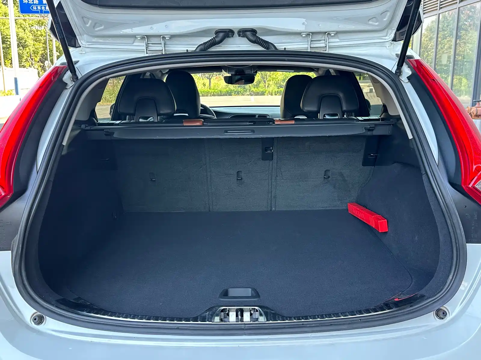 Фото 23 - Volvo V60