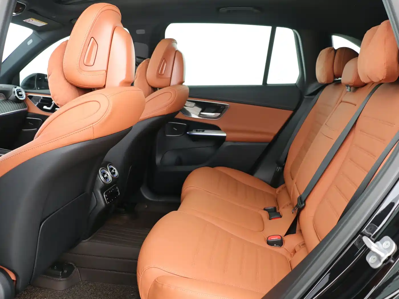 Mercedes-Benz GLC 2024 GLC 300 L 4MATIC Dynamic 5-seater фото 7
