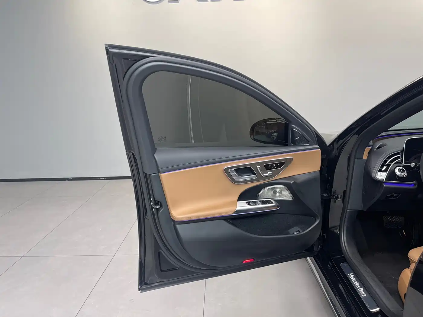 Mercedes-Benz E-Class 2024 Model E 300 L Luxury фото 27