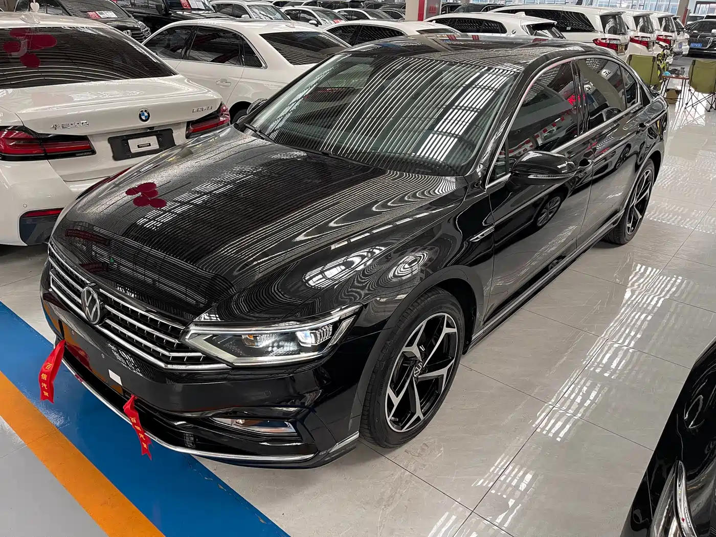 Volkswagen Magotan 2024 2 Million Units Public Sharing Edition 330TSI DSG Luxury