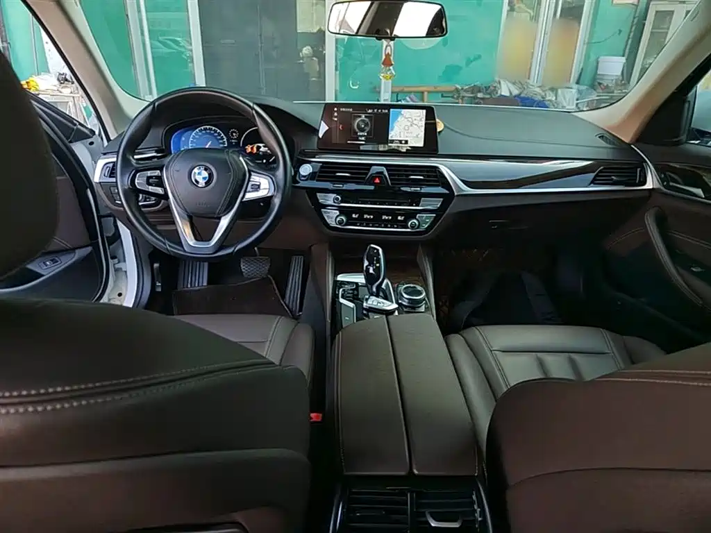 BMW 5 Series 2019 525Li Luxury Package фото 10