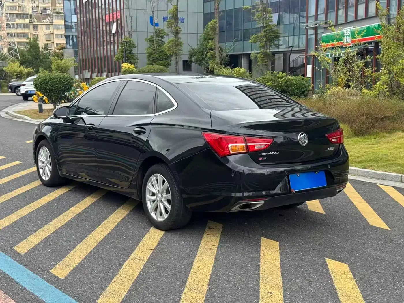 Buick Verano 2016 2015 Sedan 20T Dual-clutch Leading