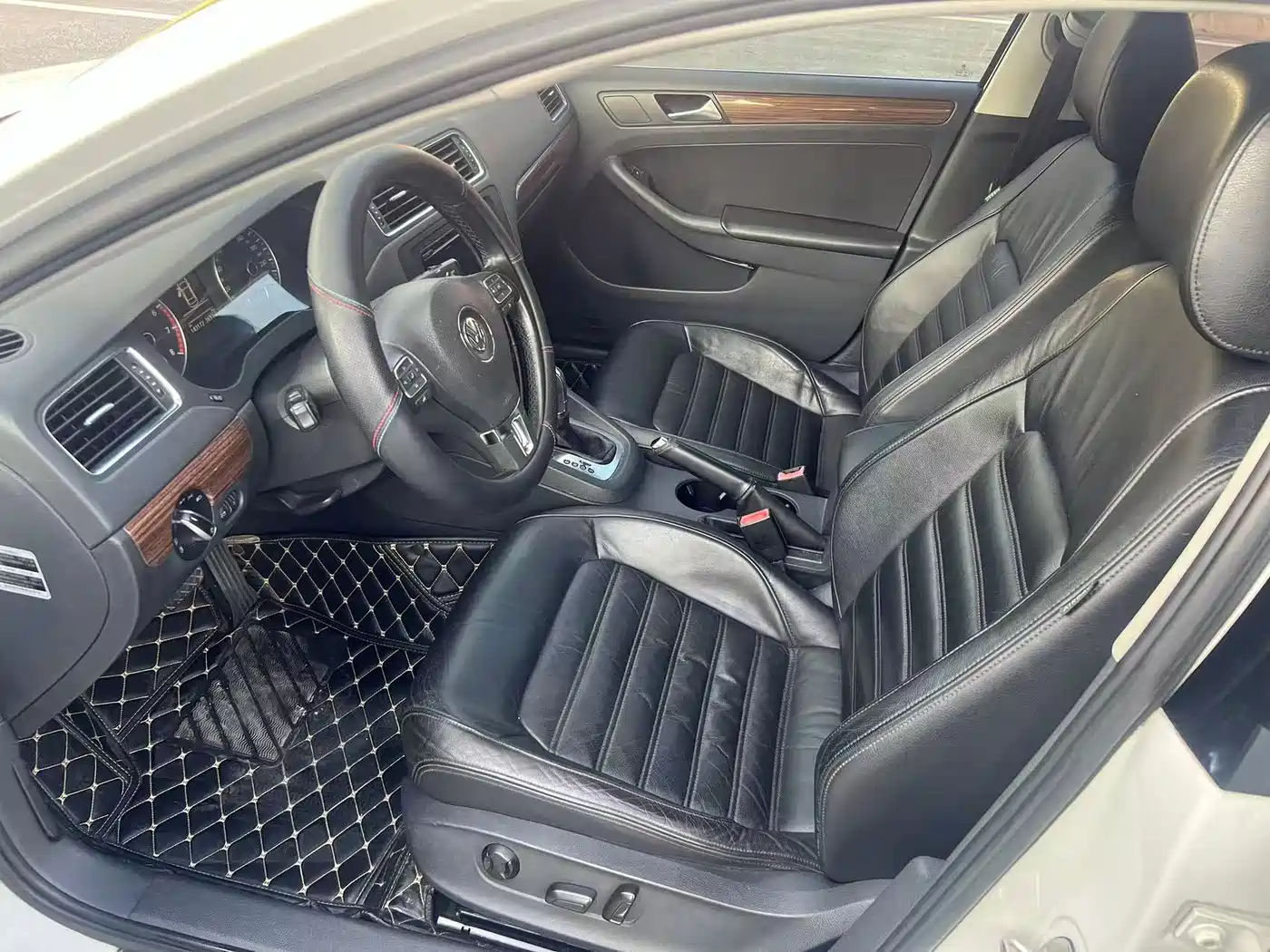 Volkswagen Sagitar 2012 2012 Model 1.4TSI Automatic Flagship