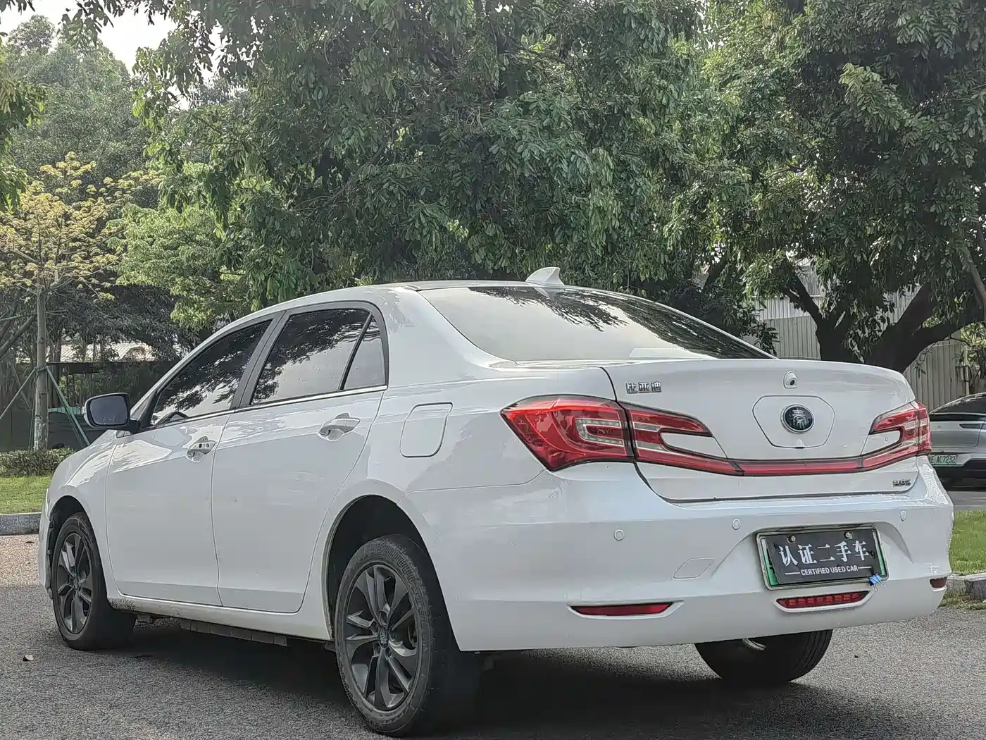 BYD Qin New Energy 2017 1.5T Premium Model фото 4