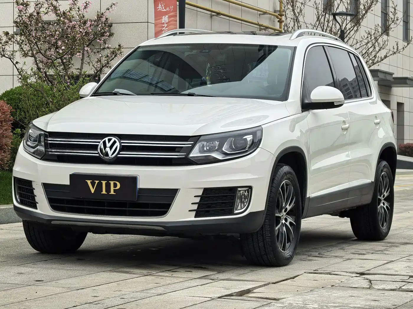 Volkswagen Tiguan 2016 Model 300TSI Automatic 2WD Luxury Edition