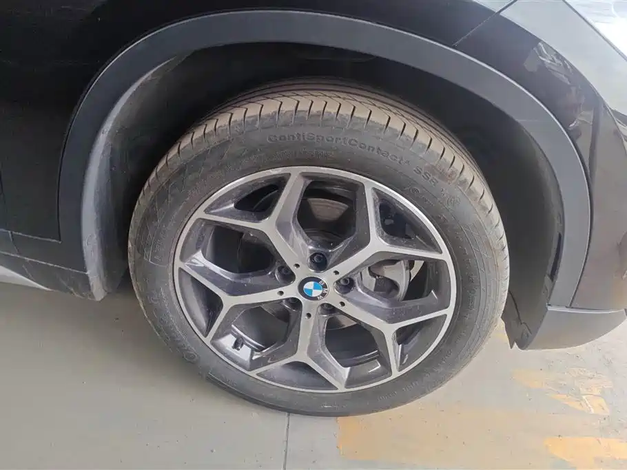 BMW X1 2019 sDrive18Li Premium Model фото 6