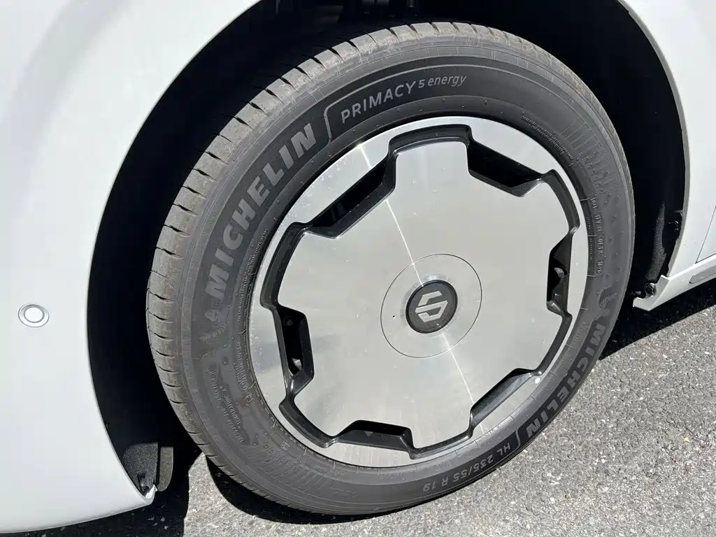 Leapmotor D19 2026